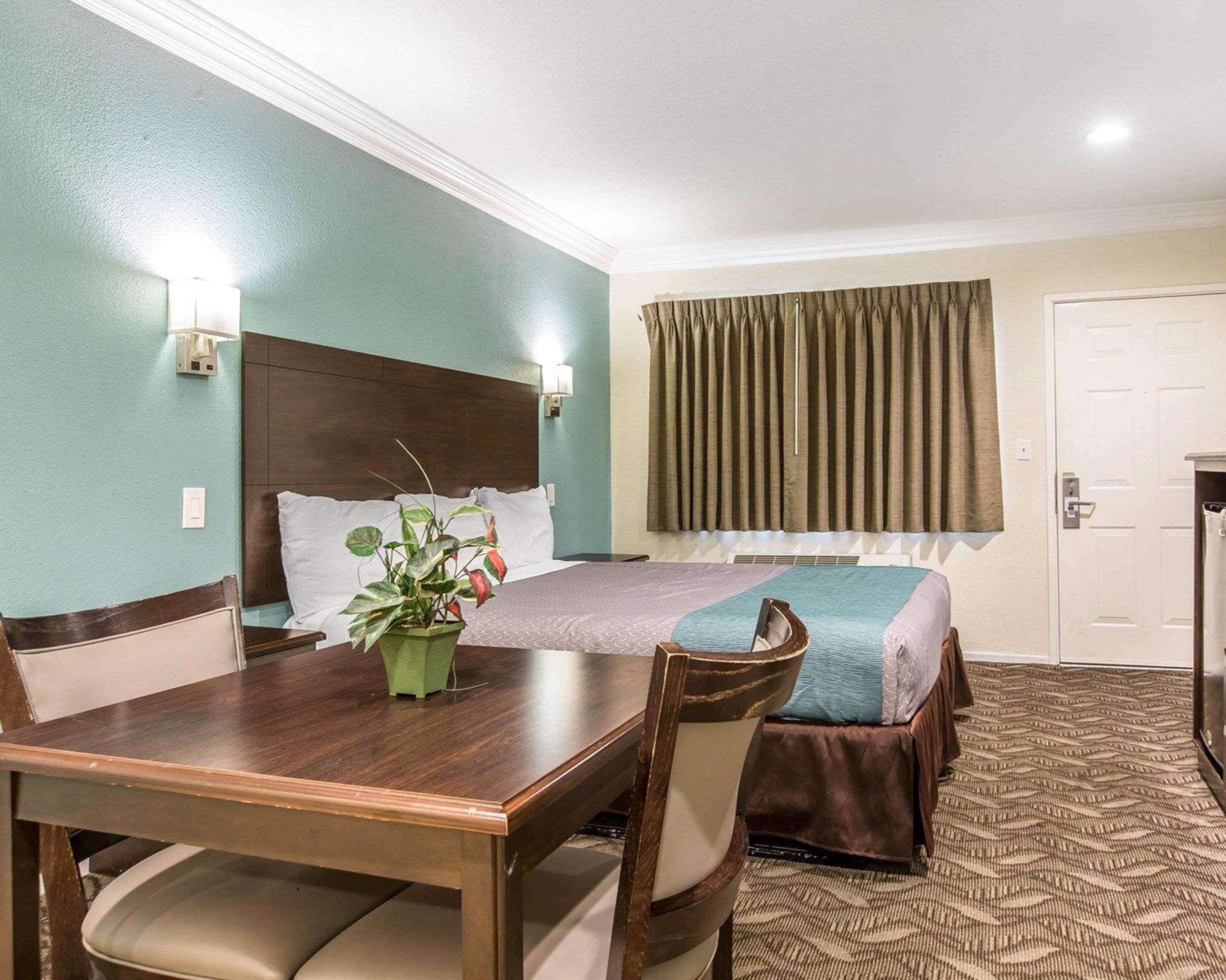 Rodeway Inn & Suites Inglewood Eksteriør billede