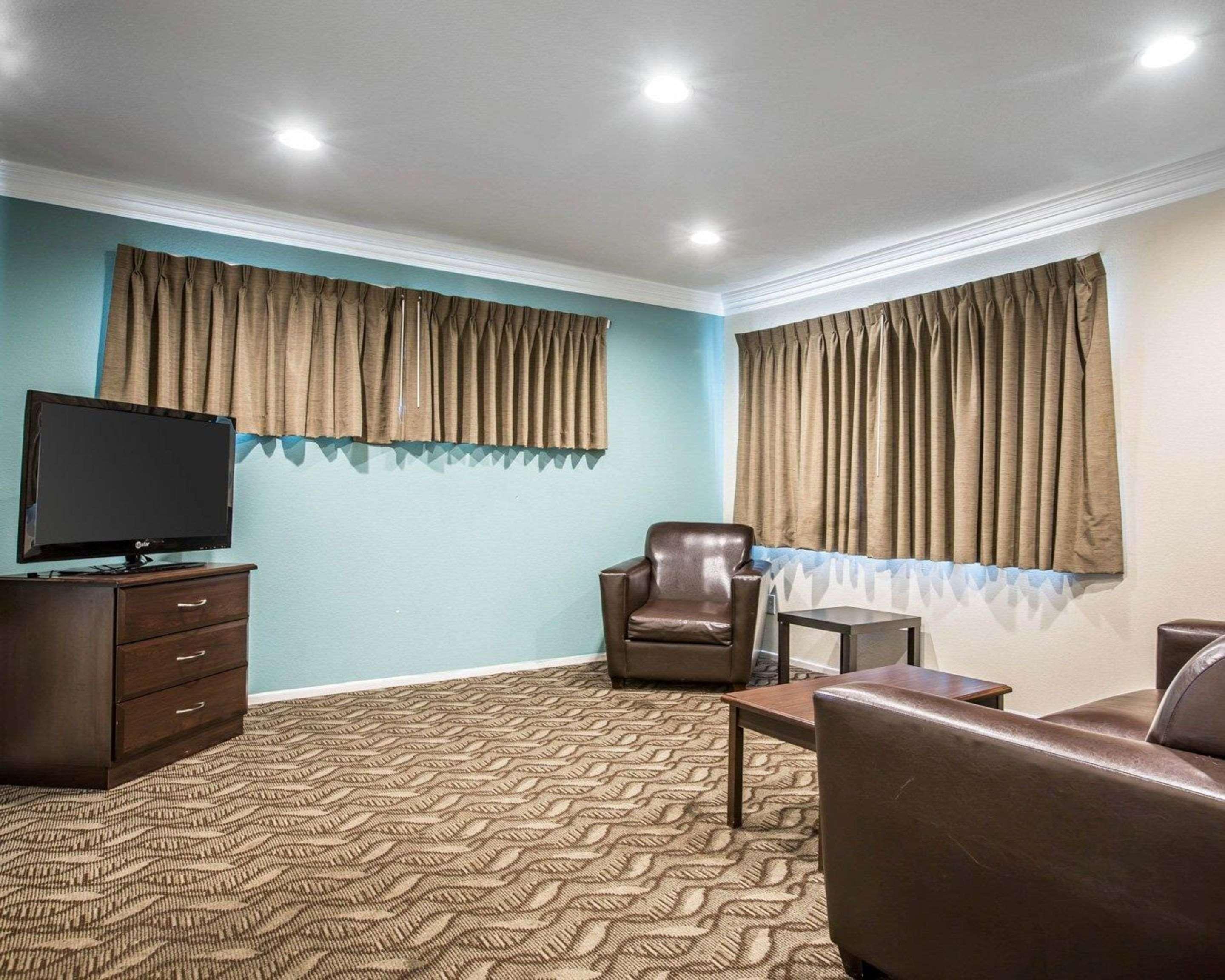 Rodeway Inn & Suites Inglewood Eksteriør billede