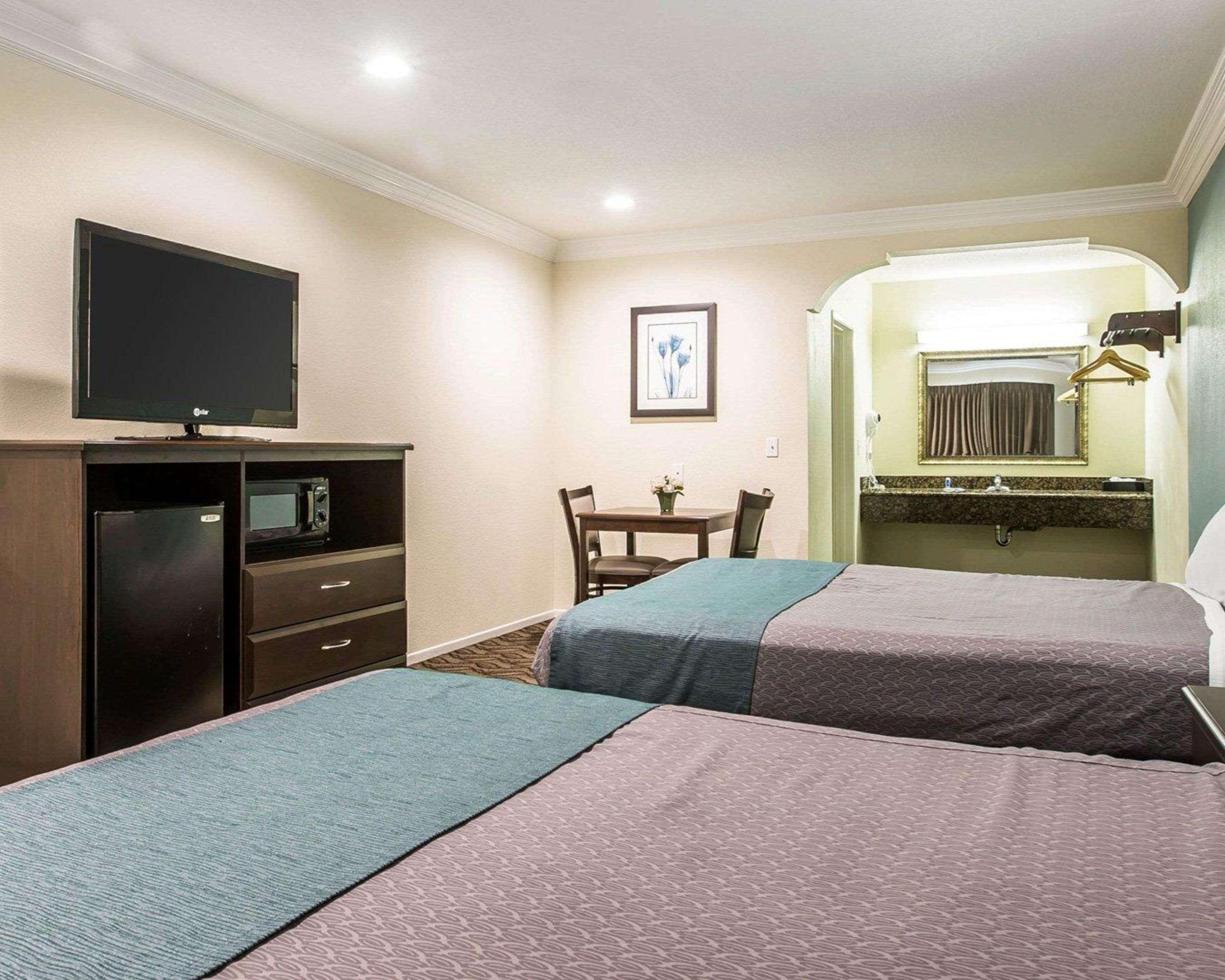 Rodeway Inn & Suites Inglewood Eksteriør billede