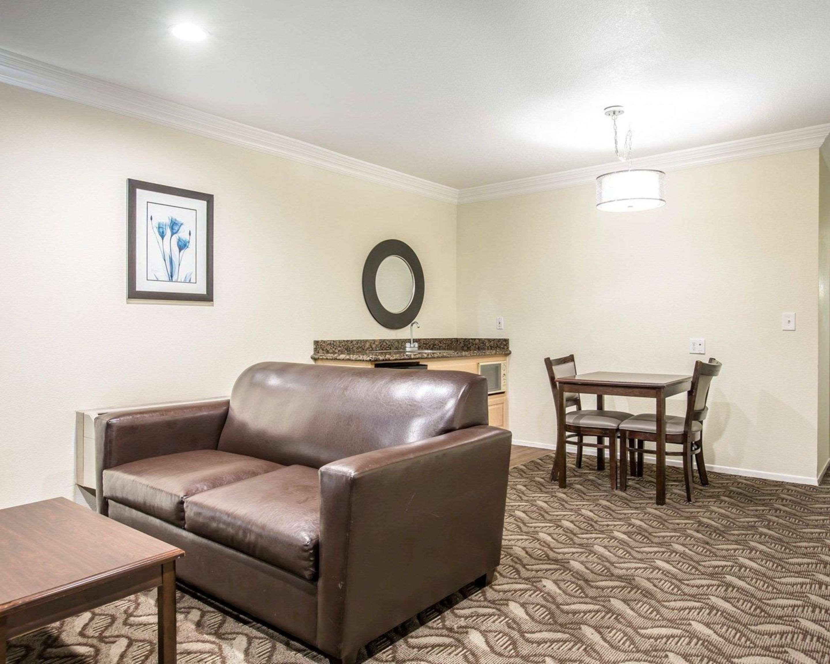 Rodeway Inn & Suites Inglewood Eksteriør billede
