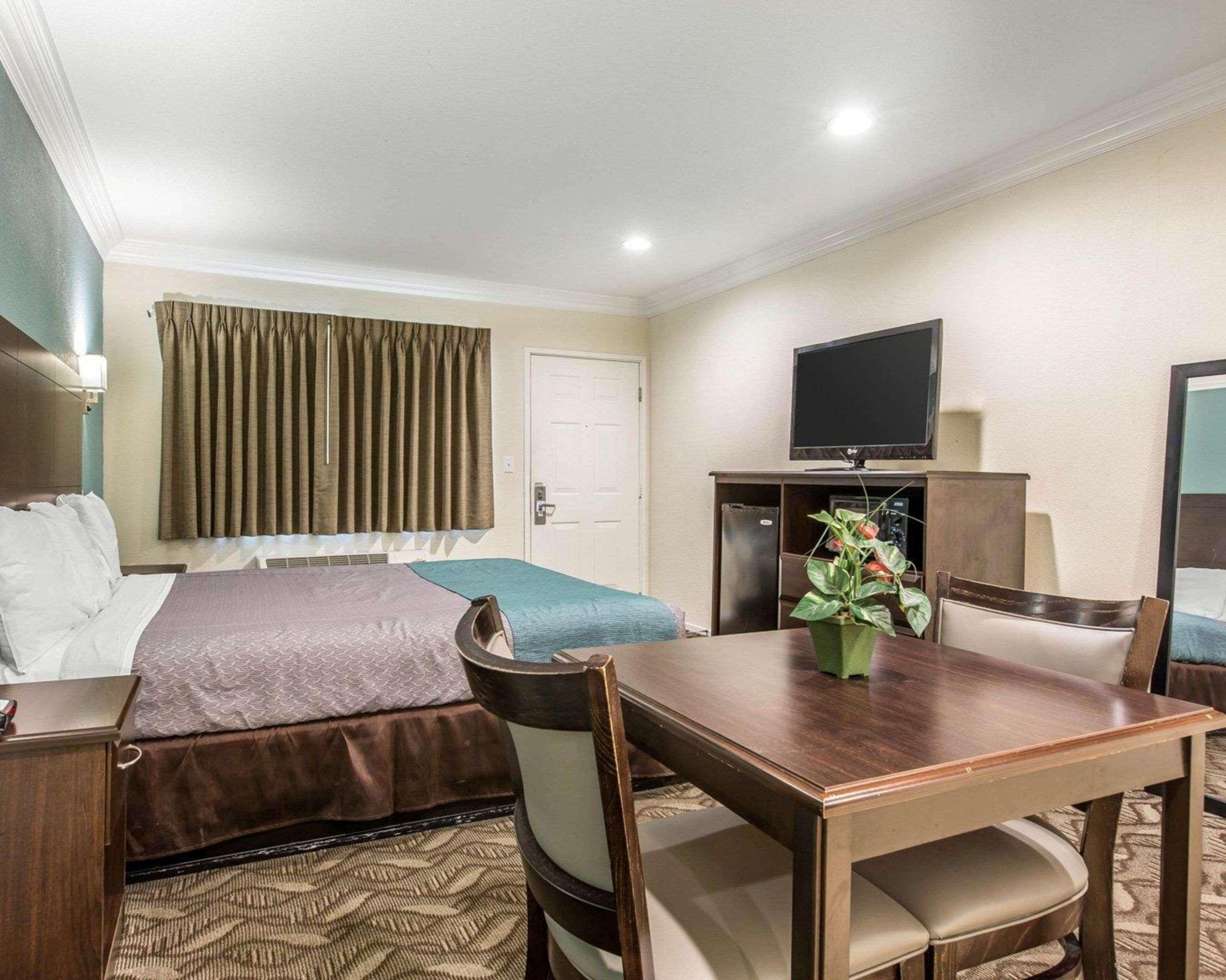 Rodeway Inn & Suites Inglewood Eksteriør billede